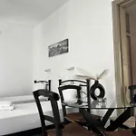 Tsakas Apartamento *